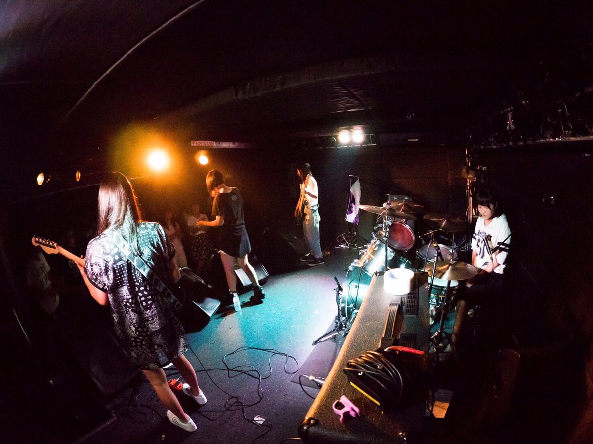 bass3210's tweet photo. 夏にアリーさんに撮影してもらった写真を見て、1人でぐふぐふにやにやしてる(*ﾟ-ﾟ) https://t.co/KrByzOMGtf