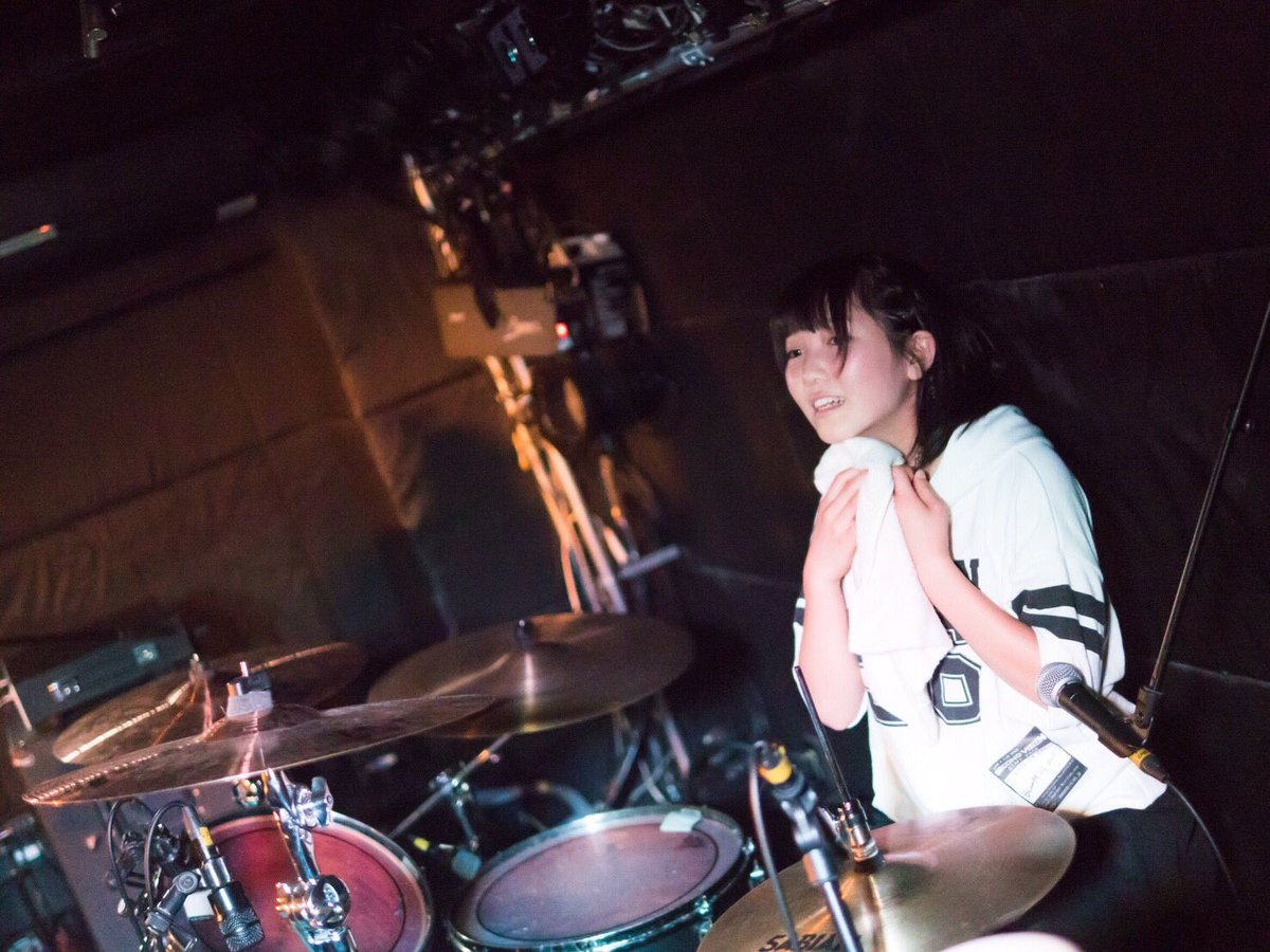 bass3210's tweet photo. 夏にアリーさんに撮影してもらった写真を見て、1人でぐふぐふにやにやしてる(*ﾟ-ﾟ) https://t.co/KrByzOMGtf