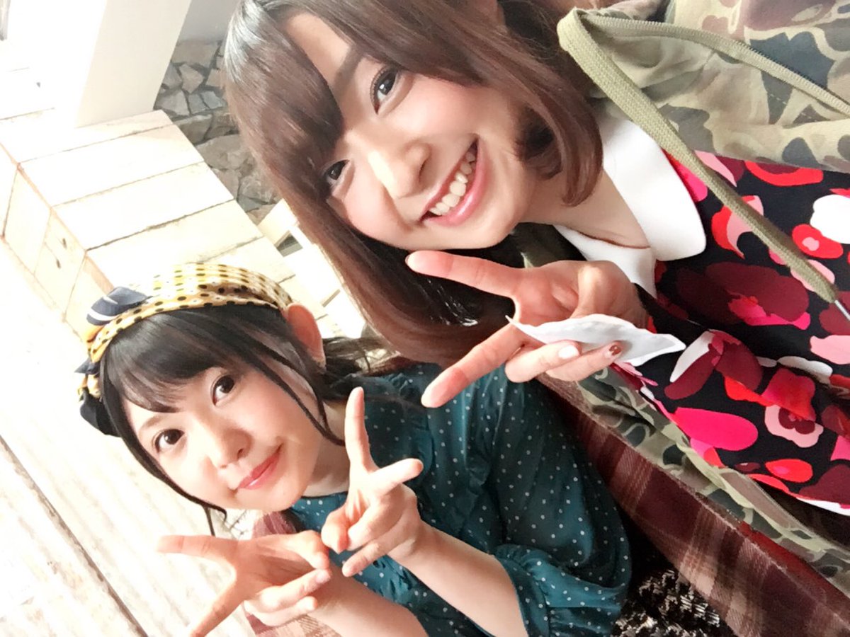 高木 友梨香 Sur Twitter Cm撮影のときの オフショット 撮影中のりこぴんを掴んで遊ぶ まりんかちゃんとぽん笑 そして酒井さんから 素敵な花束をいただきましたー 私は紫の花束を 紫スキなのですごく嬉しいです Pso2 Dfガールズ