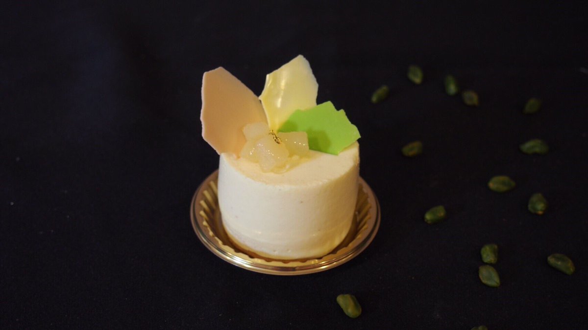 lecolevantan2S's tweet photo. 『Pastel et de poire』製作者:���田裕介 洋梨とピスタチオのムースにさくらんぼとフランボワーズの酸味を合わせ、パステル調に可愛らしく仕上げました😊#オリジナルケーキ🍰#レコールバンタン #VSF17 #HS https://t.co/JtGGw2Y1Od