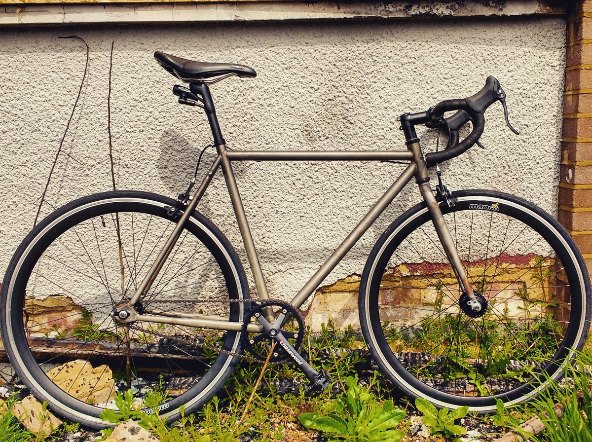 AJTHOM22's tweet photo. Need them nice long summer rides again #mangobikes #singlespeed #februaryistheworst https://t.co/EAmWsuvFJ5