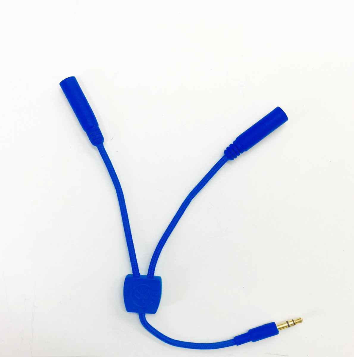 IncrediCables's tweet photo. Make life easy with our #Audiosplitter! #cables #music #sharing #bestfriends #friyay https://t.co/ia1FvpWi9B