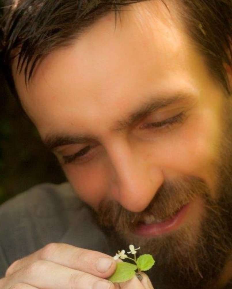 Find a man that looks at you like this guy looks at his begonia bbc.co.uk/news/uk-scotla…