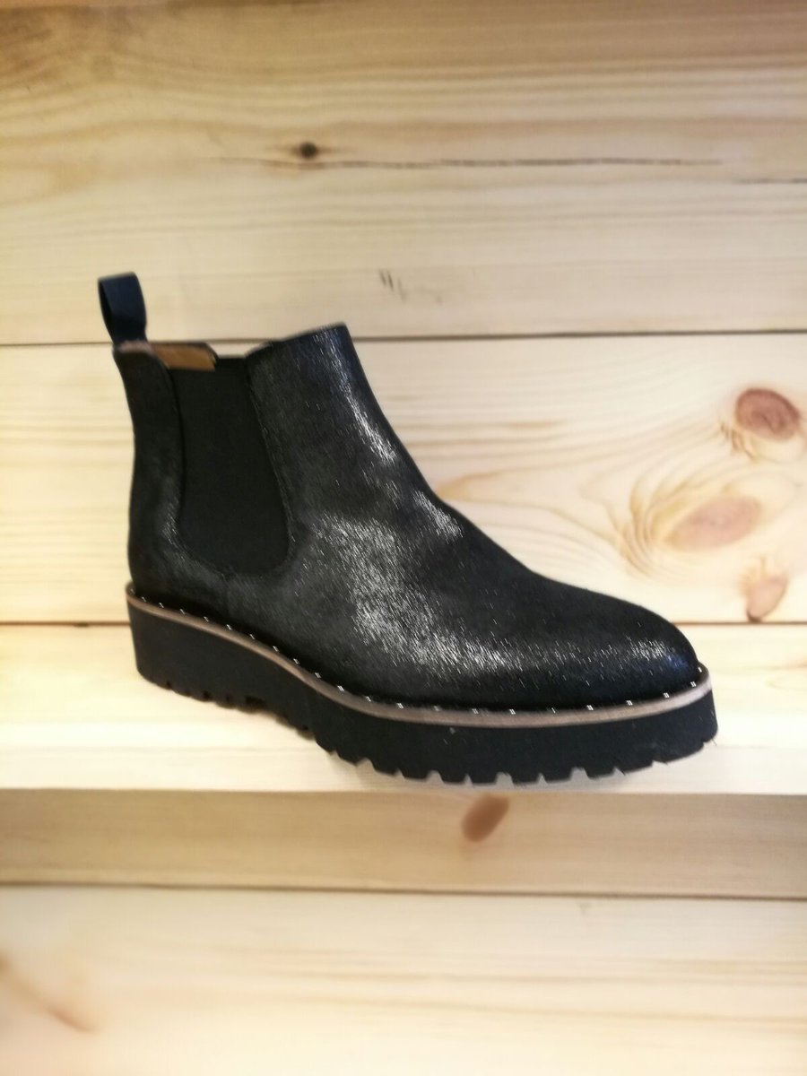 Crosby_Shoe's tweet photo. THIS WEEKEND! #Crosbyshoeagencies coming to #modaexhibitions #February #StandB3 #Createabrand #Funky #Unique #Fashion #Footwear #Shoes #AW17 https://t.co/avIH5xfJnk