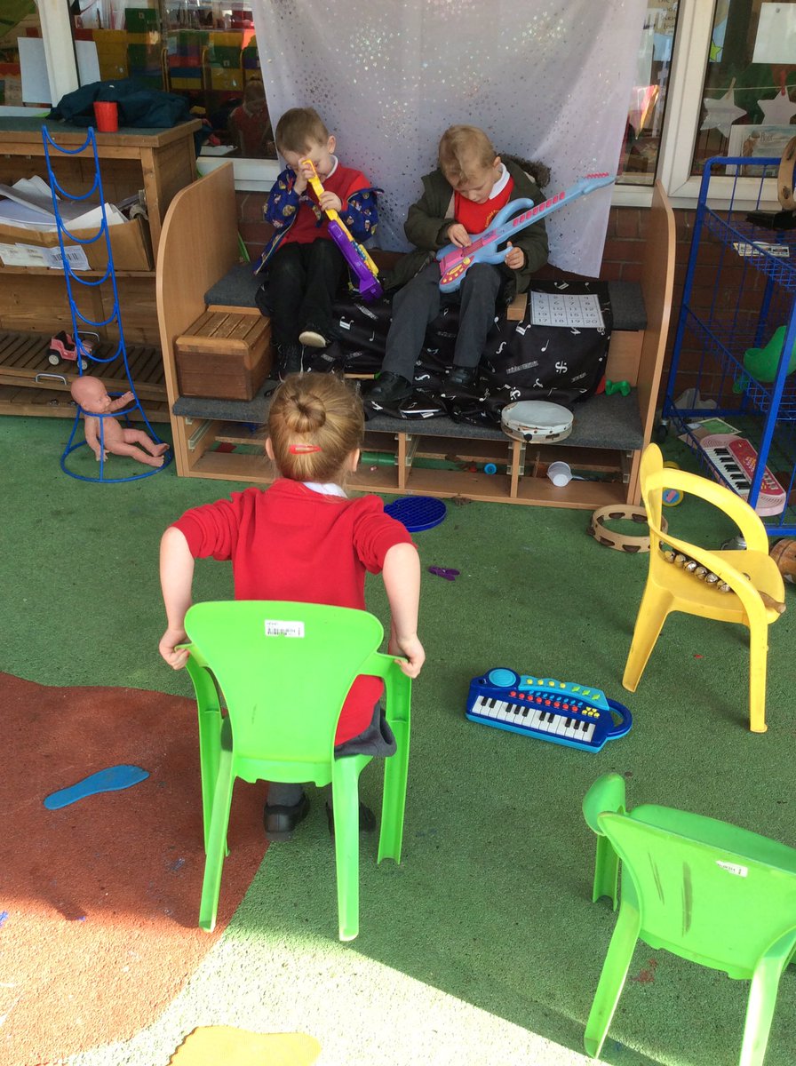 EPA_KittensFS1's tweet photo. While the band plays, their number one fan cheers them on! @EastfieldPri #groupie https://t.co/tgrzYssXJq