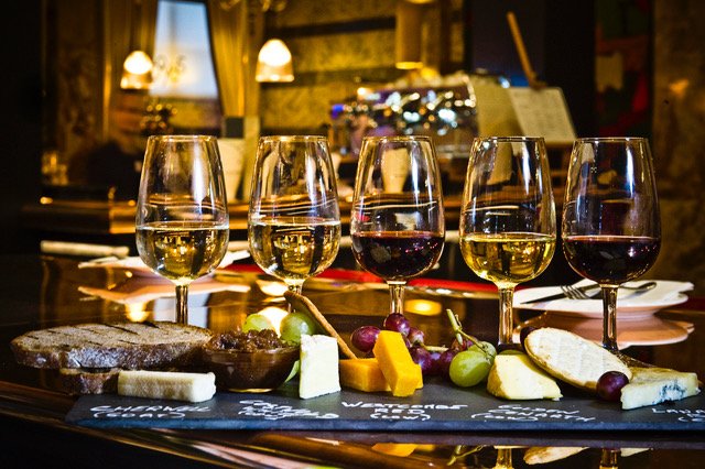 Garry_MODO's tweet photo. Boyds Bar &amp; Grill - Wine and Cheese board #wine #cheese #boydsbar #photography #garrymodo https://t.co/A3n5Dn0I1k