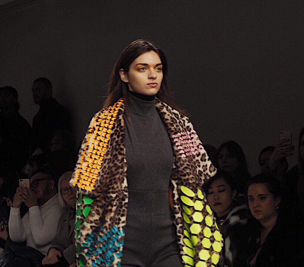 YahooLifeUK's tweet image. YAAAS to the Powerpuff Girl inspired make-up at @FYODOR_GOLAN 💥💥💥 #LFW #fyodorgolan