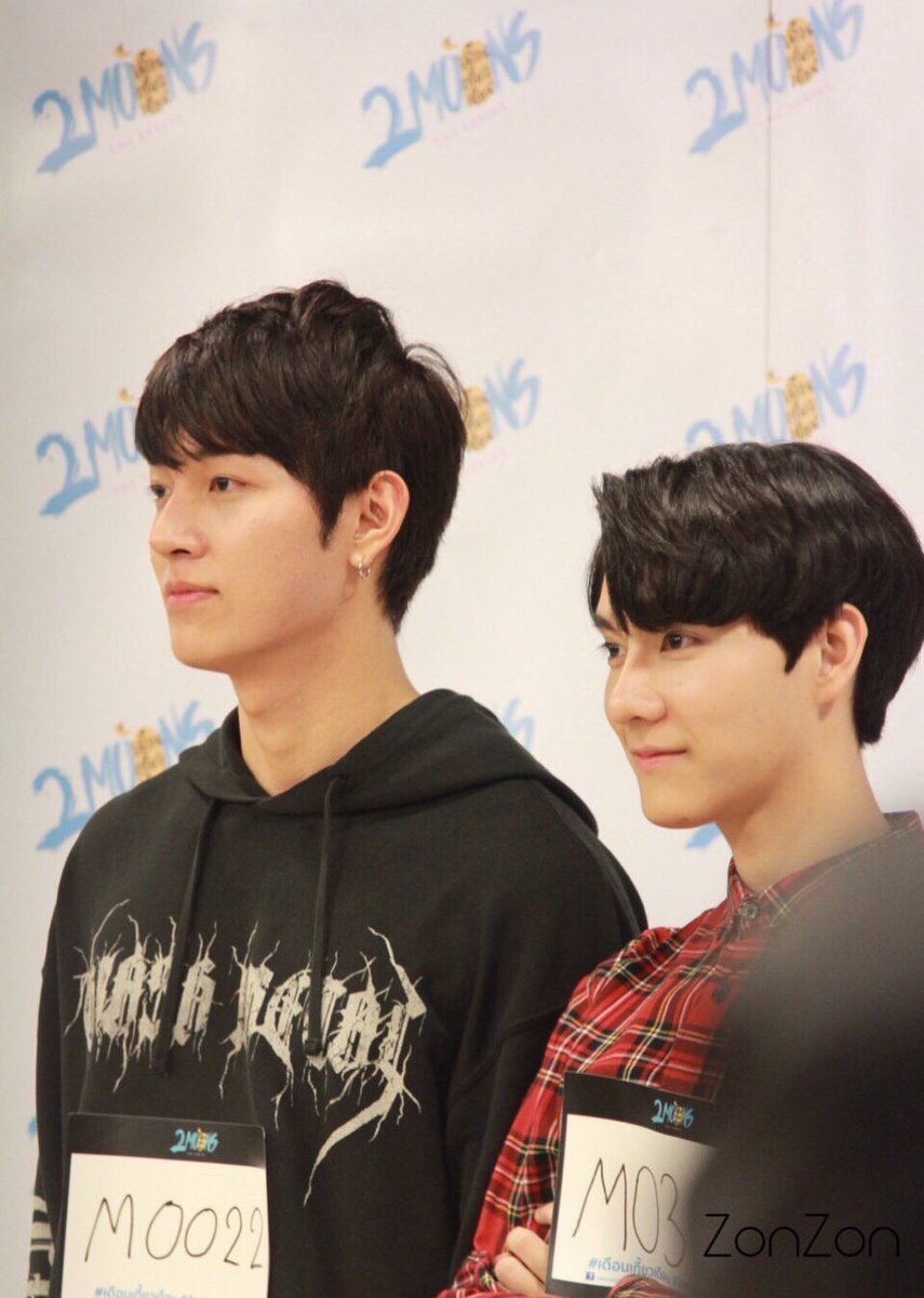 RABBITPEACH0523's tweet photo. มาวันละรูปแบบนี้.. ดีต่อใจละเกินนน /กำไม้พายแน่นมาก/ #ก็อตนิวเยียร์ #เดือนเกี้ยวเดือน #2Moonstheseries https://t.co/GcDGGVZH3Y