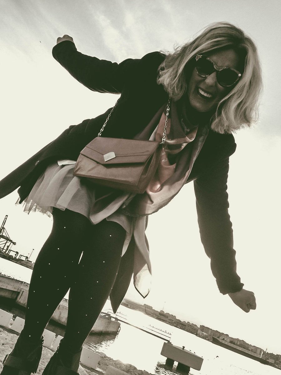 llegó el Viernes!!, y el momento de estrenar las cositas especiales,... #moda #fashion #malaga #complementos #FF #blog #vida #blogger