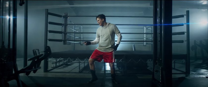 2b's tweet image. Ponemos ritmo al viernes con el primer single de @alexaiono... ¡Ya se puede ver el videoclip de #WorkTheMiddle! youtu.be/rJ951IVU3ig