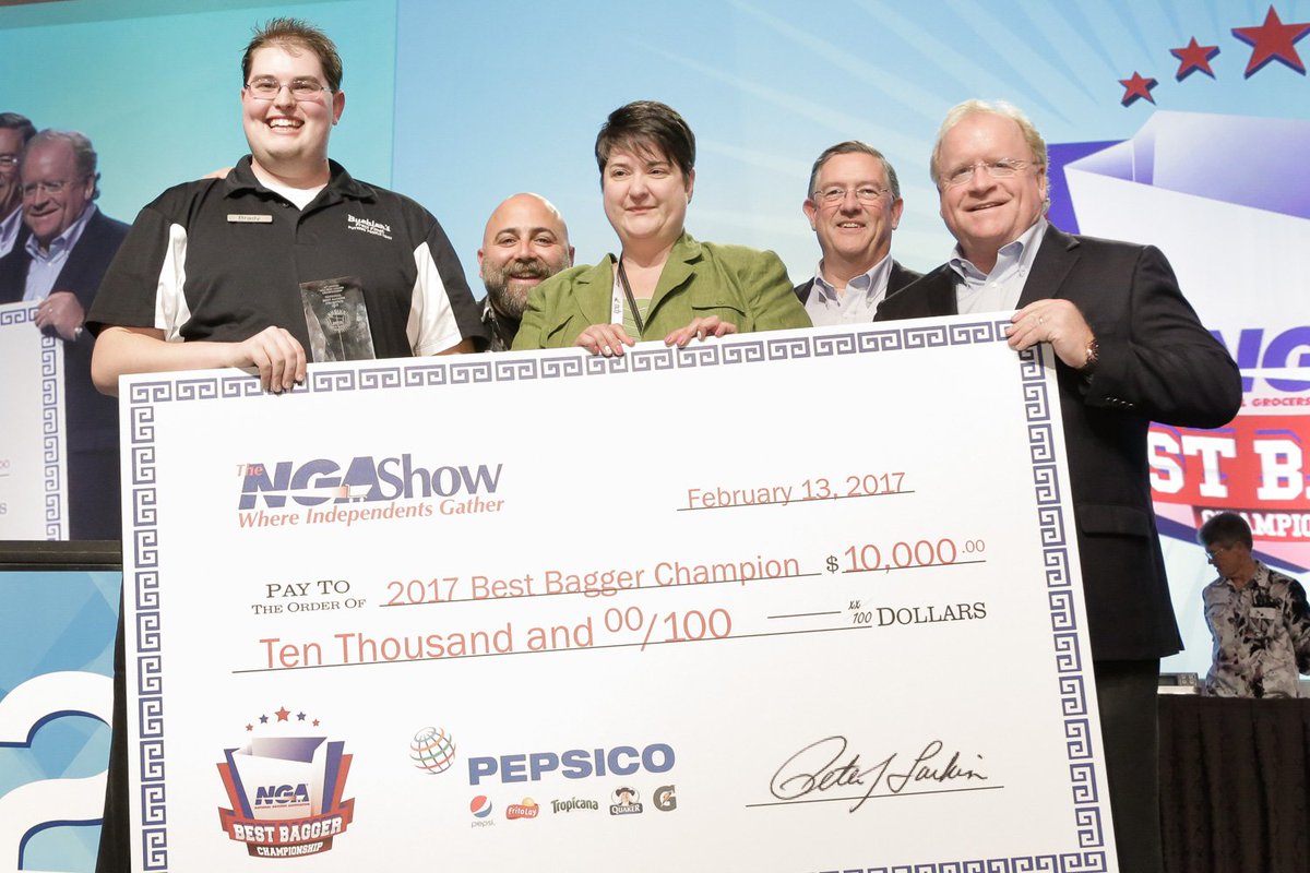 theshelbyreport's tweet photo. DYK: the best #grocery bagger n U.S. works @BuehlersGrocery n #Ohio? https://t.co/5zY1M4pJ7q #ShelbyReport #RegionWiseNationwide #NGAShow17 https://t.co/4poeLDovNY