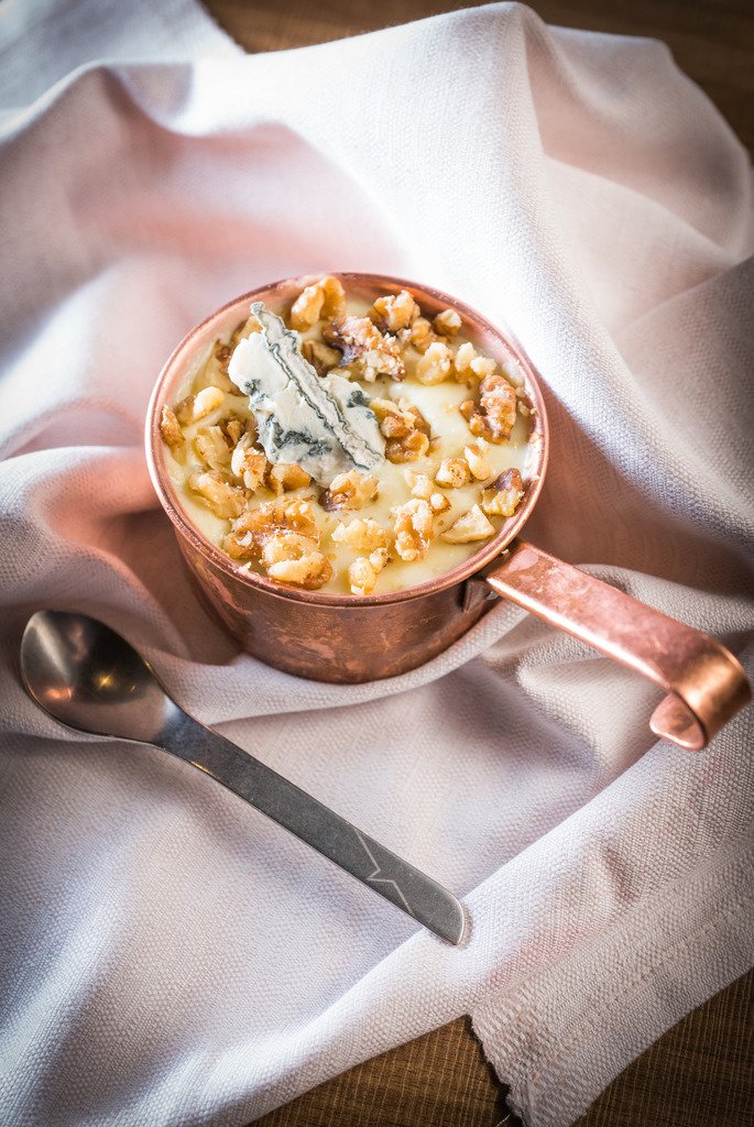 Varrone_MI's tweet photo. Tra i nostri contorni #Purè di #patate affumicate con #gorgonzola e #noci.
#GrigliadiVarrone https://t.co/4wqvnjGmdY