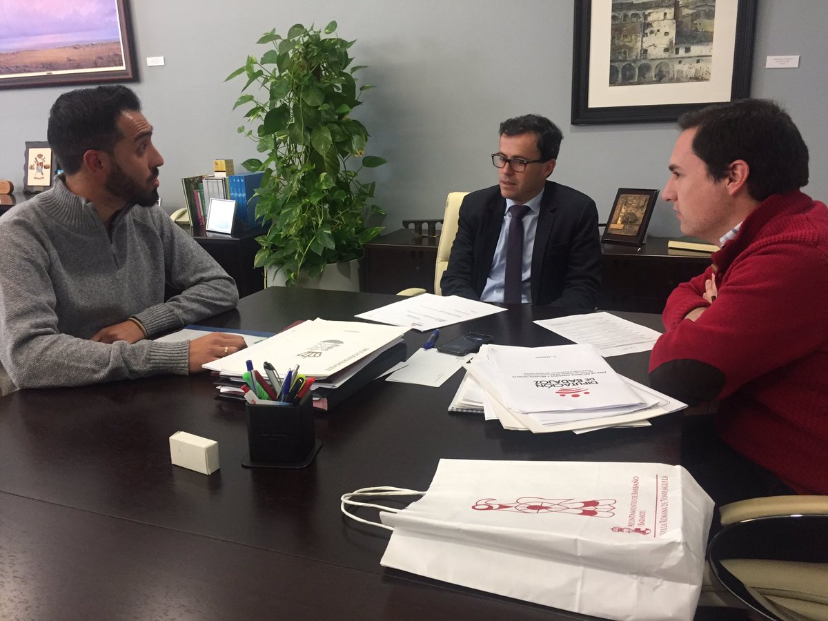 📸@magallardovva con el alcalde de #Barbaño <a href="/juanma_ambrona/">Juanma Ambrona </a> 
#Pueblos 🏘#Provincia