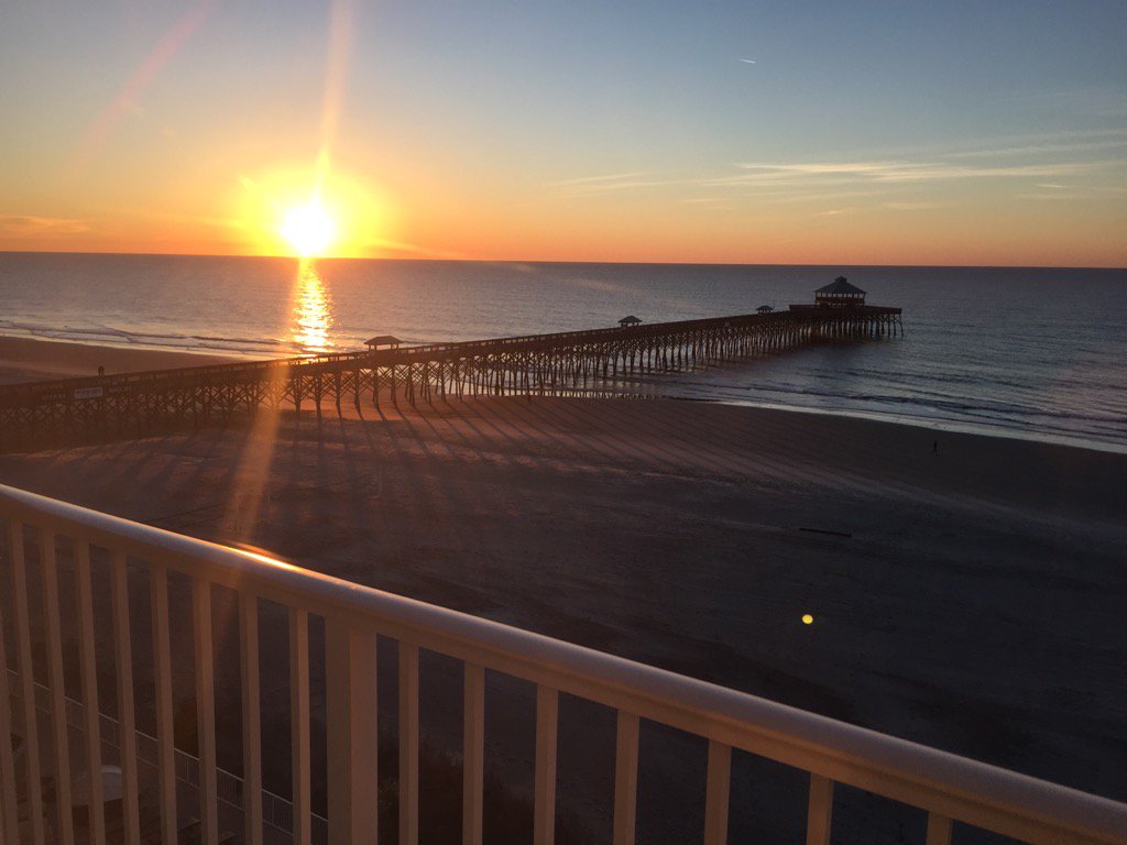 LeeBussell's tweet photo. A beautiful South Carolina Sunrise over Folly Beach #greatday https://t.co/NjwXLiY7PF