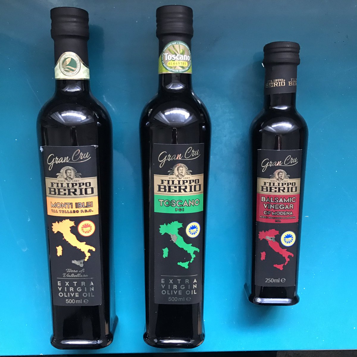 scratch_london's tweet photo. Beautiful small batch olive oils just arrived for next week's #supperclub. 
2 spots left if you want to join us. DM me. https://t.co/KUx9H8HMzF
