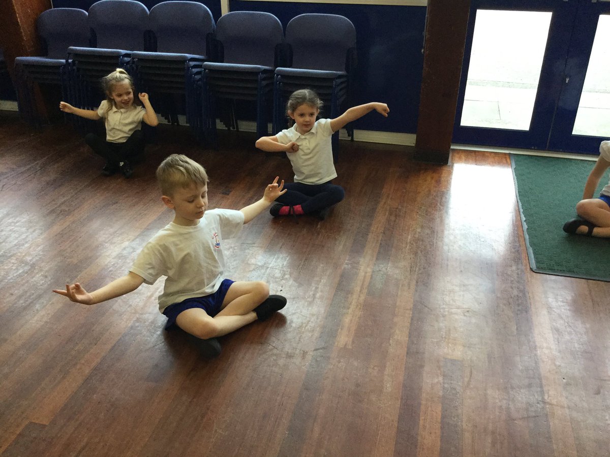 stmarysprimary1's tweet photo. Staying calm with our Namaste poses in class 3 #yoga #animalyoga #findingourzen https://t.co/AsceMapxBX