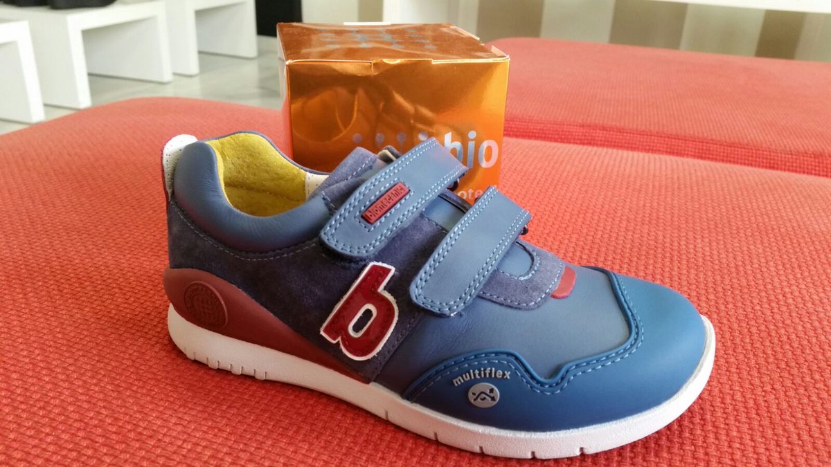 ZapateriaCR's tweet photo. Vamos a despedir el #Viernes con las casual de #Biomecanics con tecnología #Bioevolution, ¡Son unas todo terreno! 💪➡ https://t.co/kemDLuYZgy https://t.co/nDPMsogk4f