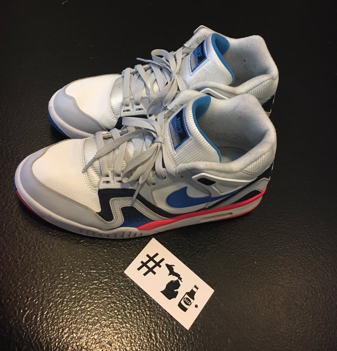 MIBeerOrNothing's tweet photo. Sorry it's not beer related... but @ack1500 keeps my soles fresh! #allcitykicks #shoplocal #wegr #airtechchallenge #eastown #puremichigan https://t.co/QD3e8R8eZW