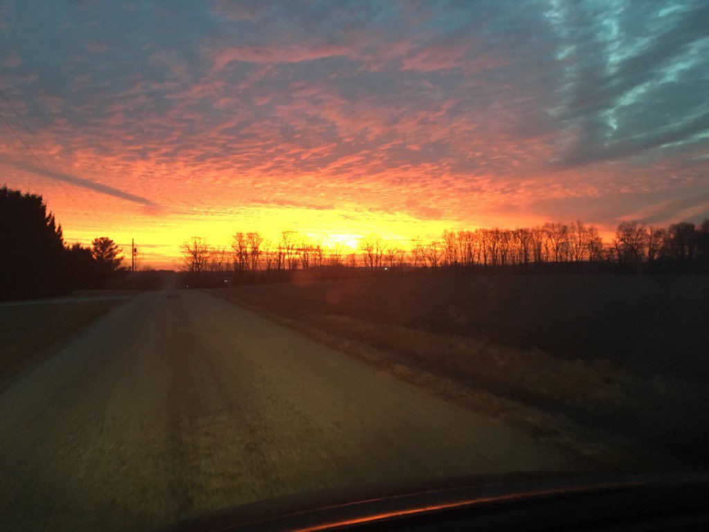 jonlippe's tweet image. Beautiful sunrise today on way into school. ... can't wait to get to school for #makermorning @MrsBethanyHall