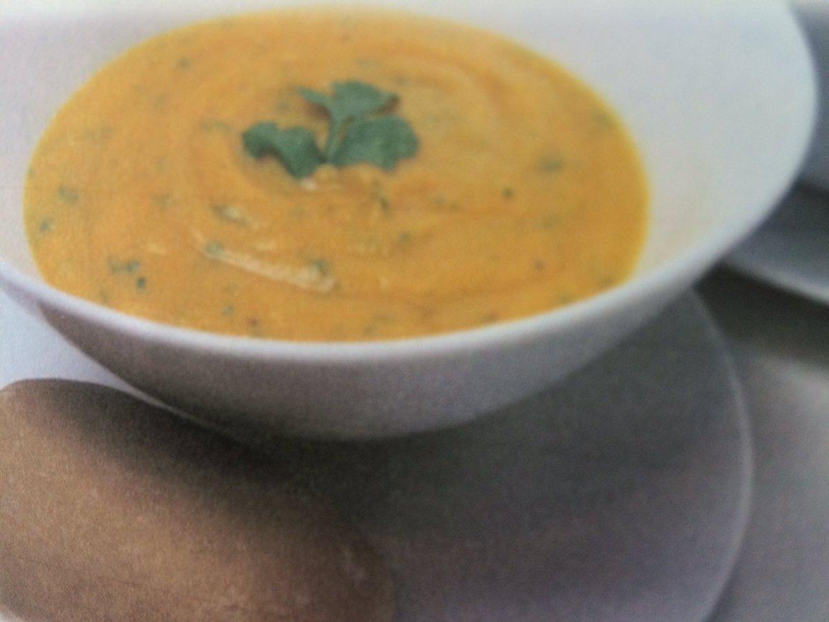 Pranzo_uk's tweet photo. Join us today for some irresistible home made carrot and coriander soup 👌🏼 https://t.co/oQSEEqiVC1