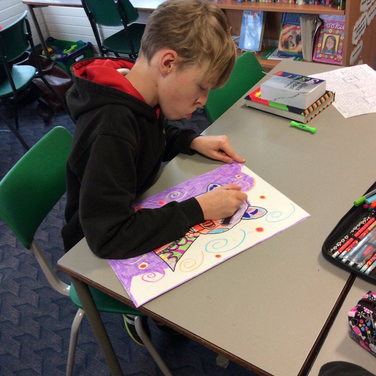 WooldaleJ6C's tweet photo. Following our 'Living Creatures' topic, Class 2 had fun producing bright &amp; colourful Abstract Animals #WJSliteracy https://t.co/nBbVYdNbpv