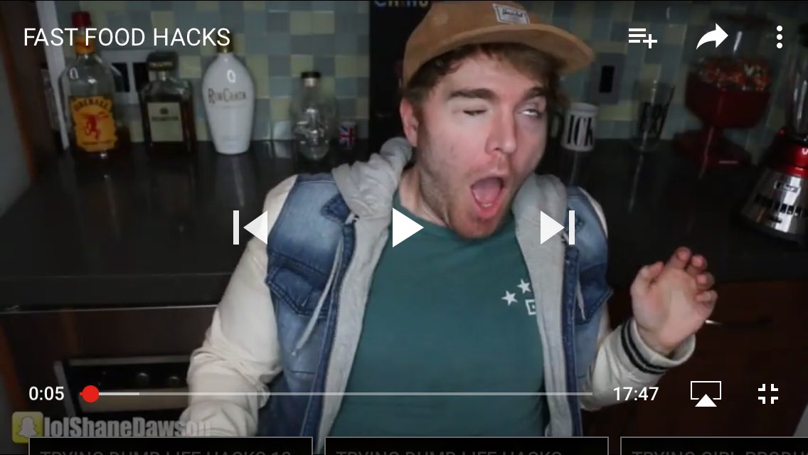 amberhunter734's tweet photo. When the food is bomb af @shanedawson 😂 https://t.co/4vCpWYS8mb