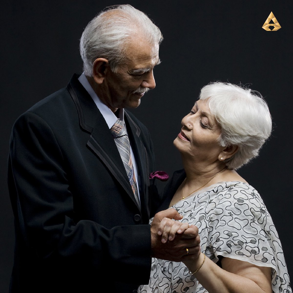 alapattdiamond's tweet image. Celebrate #timeimmemorial love with @AlapattDiamonds.Visit bit.ly/2ibsHw5 to #Shoponline &amp;amp; get #greatdiscounts on #gold &amp;amp; #diamonds
