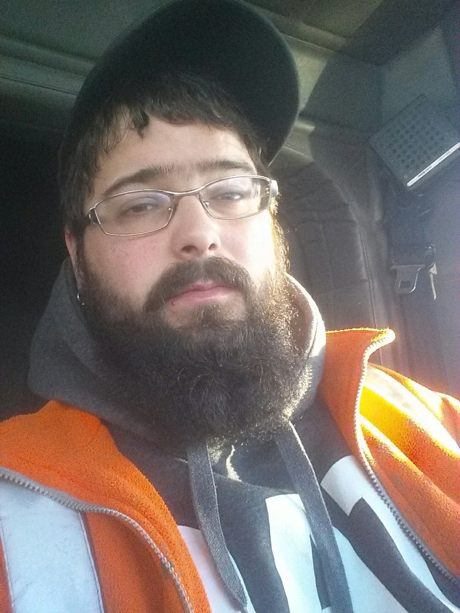 Redneck_Kustom's tweet photo. FUCK YEAH ITS FRIDAY...!!! #keepontruckin #beardasfuck #livebearded #noshave https://t.co/XwwlY4T9No