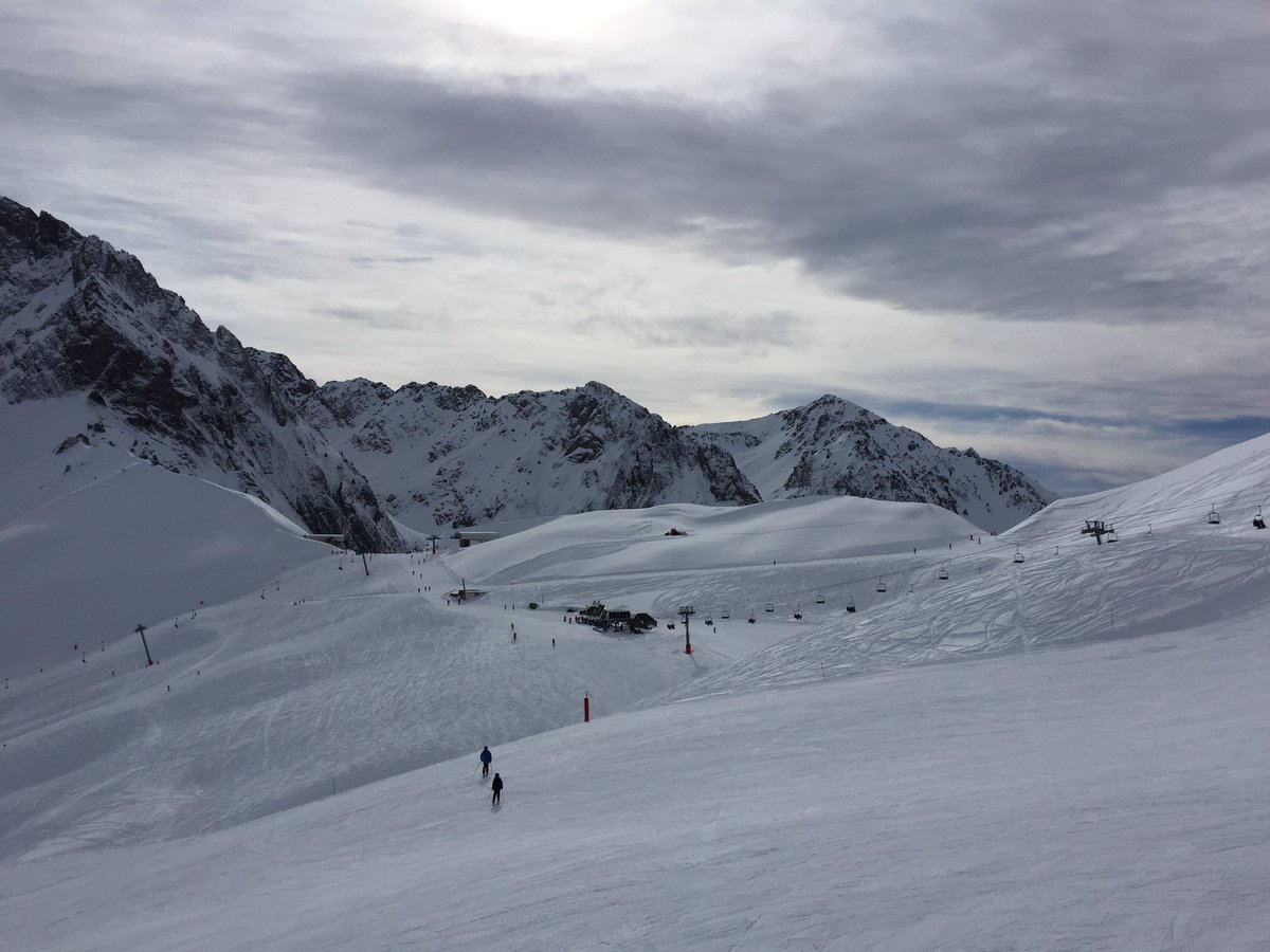 xila__'s tweet photo. Un vendredi au @grandtourmalet #npy #pyrenees #npy3 https://t.co/vVxW63hQs8