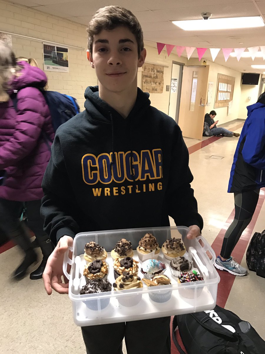 STEM_KeyClub's tweet photo. STEM students are prepared when it comes to cupcakes! https://t.co/8Hd7MCwFOQ