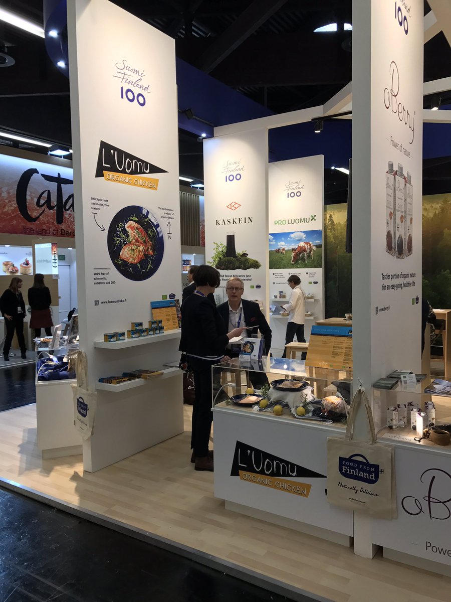 Luomunokka's tweet photo. Biofach 2017 messut. Täällä rakennetaan tulevaisuutta viennin parissa, ainakin #luomunokka #Suomi100 #nomfinland #biofach2017 https://t.co/jQyukSoIVt
