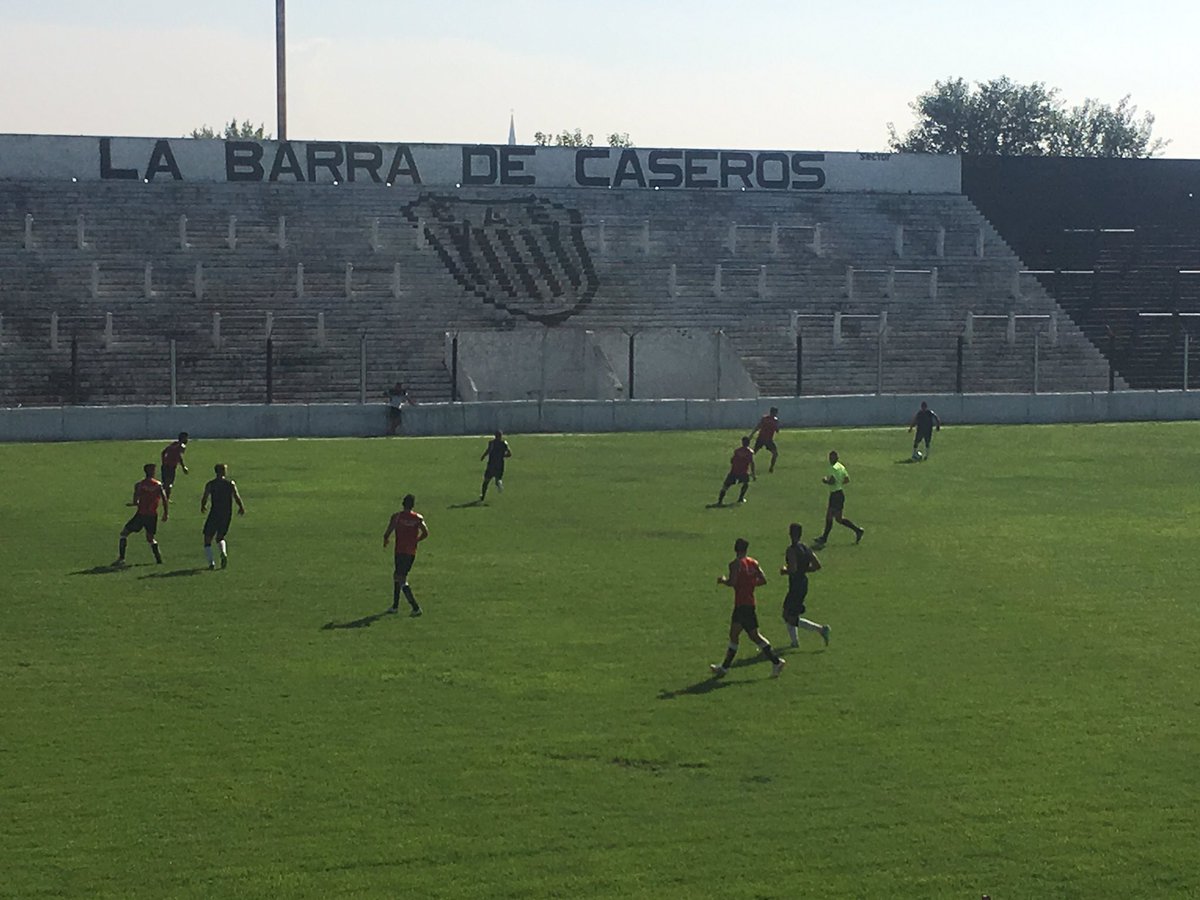 AMISTOSO ya juegan en Caseros #EstudiantesBA vs #Chicago <a href="/SabadoSport/">Sábado Sport</a>