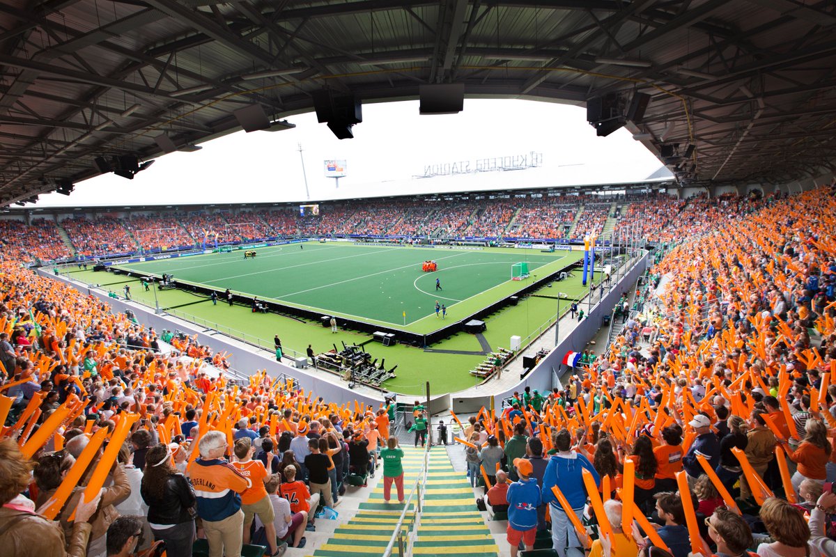 FIH_Hockey's tweet photo. #FlashbackFriday to this awesome event in 2014! Yes you guess it ... The Hockey World Cup in a football stadium! @ADODenHaag When🏑 meets ⚽️ https://t.co/BSX1RT8X5v