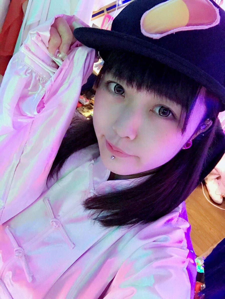 nesin_park's tweet photo. .  　　 　.·  
 * ✷   ✺ 　 　　  　 　 * 　　🐈
 ·　  　   #NESINitem

  ぴんくサテンチャイナセットアップ 
#select

　　 カプセルキャップ
#NETDREAMTHINKS #NEOUSED
·  　　    . 　  ✵ https://t.co/6Zj0vhwd1K