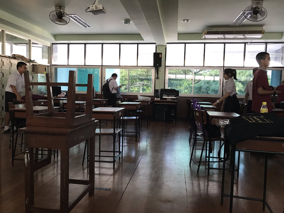 benzbam1A's tweet photo. วันสุดท้ายของการไปเรียนโรงเรียนชีวิตมัธยมแล้ว มันก็จะเศร้าๆหน่อย แต่วันนี้มีความสุขมากกกกกกกกก💘💘💘 #msep02 #6/11 https://t.co/YzSWW92LzA