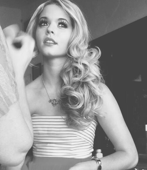 Parabéns para minha barbiezinha mais linda do mundo! Happy Bday Sasha Pieterse    