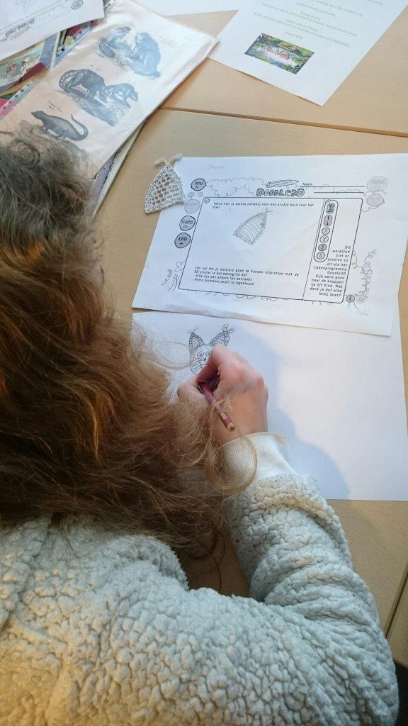 KunstCentraal's tweet photo. De fantasiedieren worden geprint en tot 1 dier gemaakt. Alle dieren vd Houtense scholen vanaf 26/-3 te zien @Makeblijde @Doodle3D_app https://t.co/ExB9hgiMT1