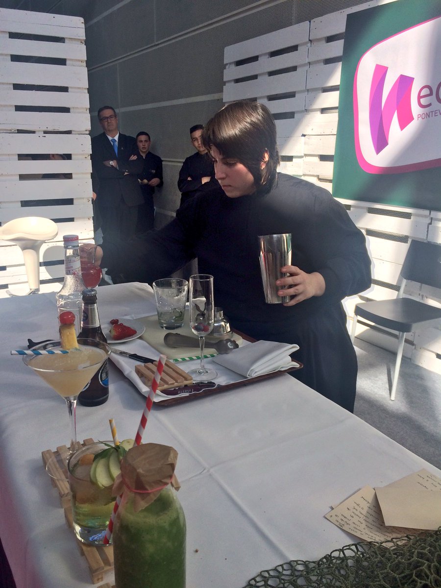 CarlosOrozaCIFP's tweet photo. Un showcooking de 10 hoxe en @edugalgalicia co alumnado #CMSERV e #CMPAN 
Noraboa polo voso traballo!!
#EquipOroza #aprenderfacendo https://t.co/D59lPPVwjx