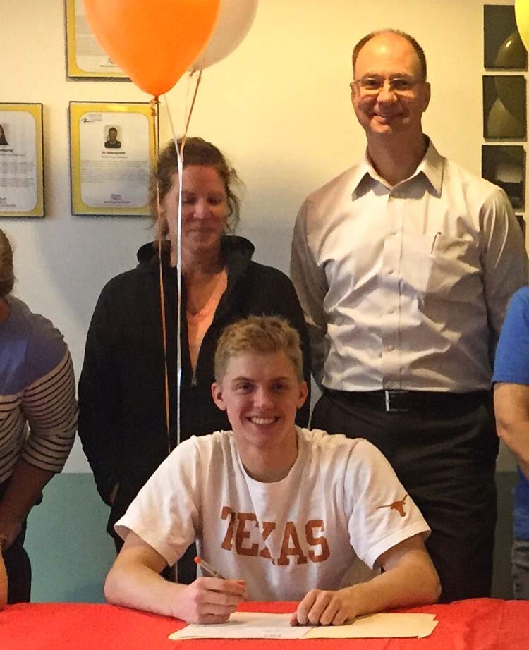 InsideNoVA's tweet photo. Why Sam Pomajevich chose Texas over three other top-10 college swim programs https://t.co/gvxzqA7H7x @F_SPOMAJEVICH @NCAPswim @TexasMSD https://t.co/wibjXe6Kk3
