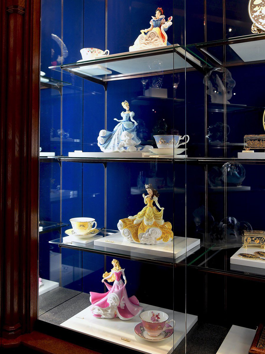 芸術的なディズニープリンセスグッズ！ 東京ディズニーランド｢ガラスの