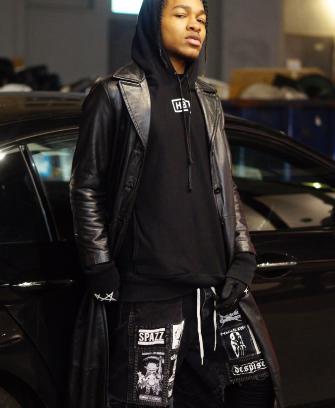 SnobDrops's tweet photo. #SnobShots #Tweetspiration @WaxxVilla black leather on jet black cotton https://t.co/4rufq9oGoU