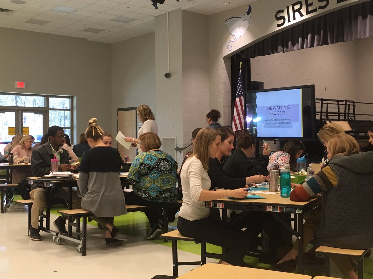 LauraB_SC's tweet photo. Teachers lead staff development! Bam💥 https://t.co/TIfuWftzeQ