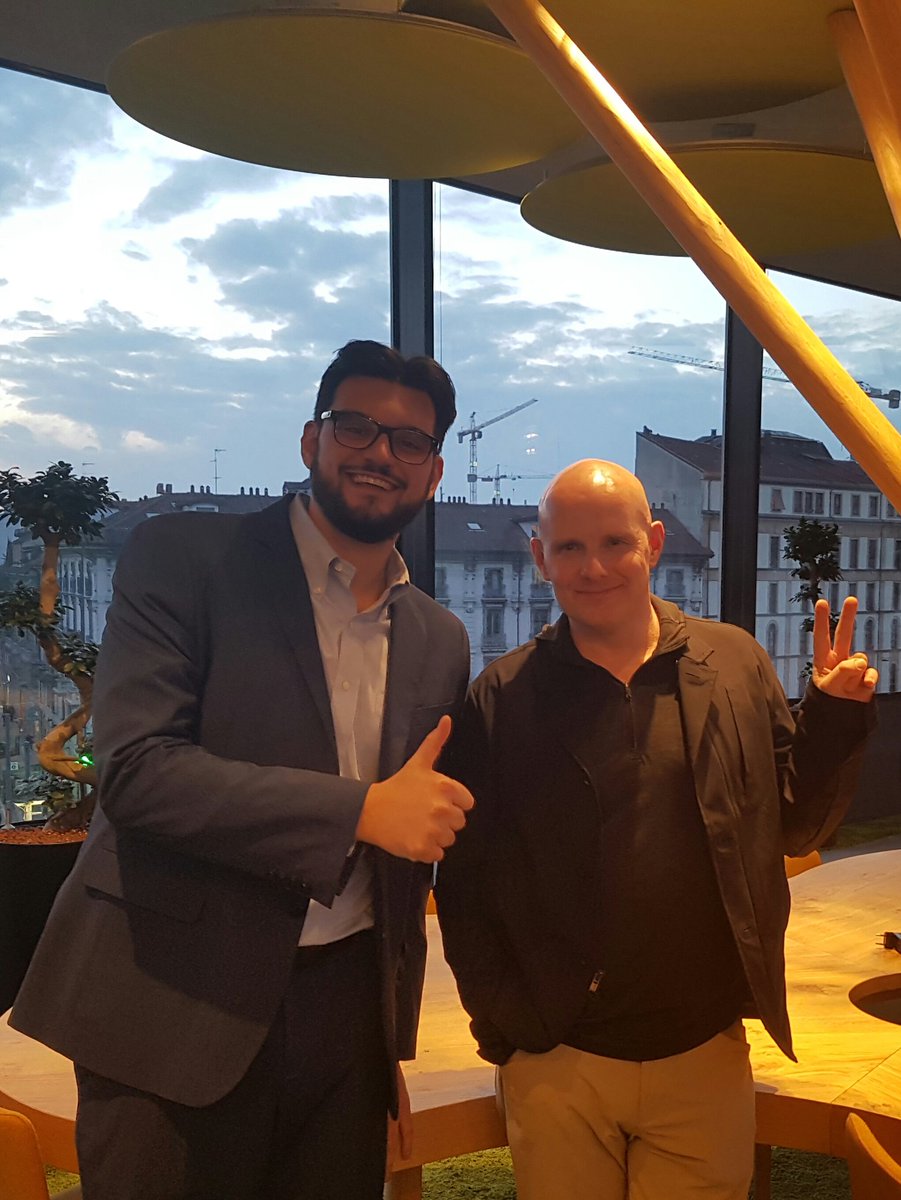 paolob's tweet photo. An incredible day at #microsofthouse   with @franklez for the launch of #HaloWars2 @XboxItalia @microsoftitalia https://t.co/EJZubP8j8c
