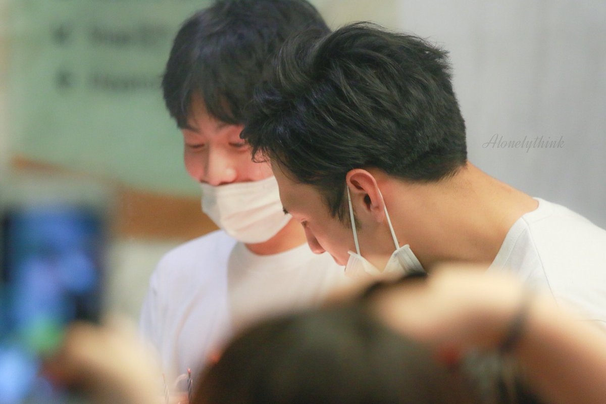 𝒜𝓁𝑜𝓃𝑒𝓁𝓎𝓉𝒽𝒾𝓃𝓀 tweet media