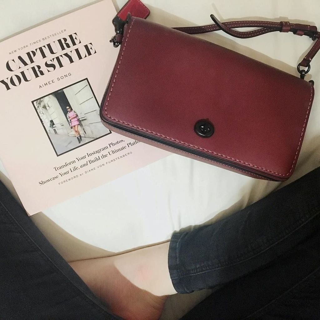 judeavrilduncan's tweet photo. Travel essentials // #ad @coach #Coach #CoachDinky #CoachPreSpring2017 #Coach1941 https://t.co/vRqvnveApa https://t.co/lQU1NfBODs