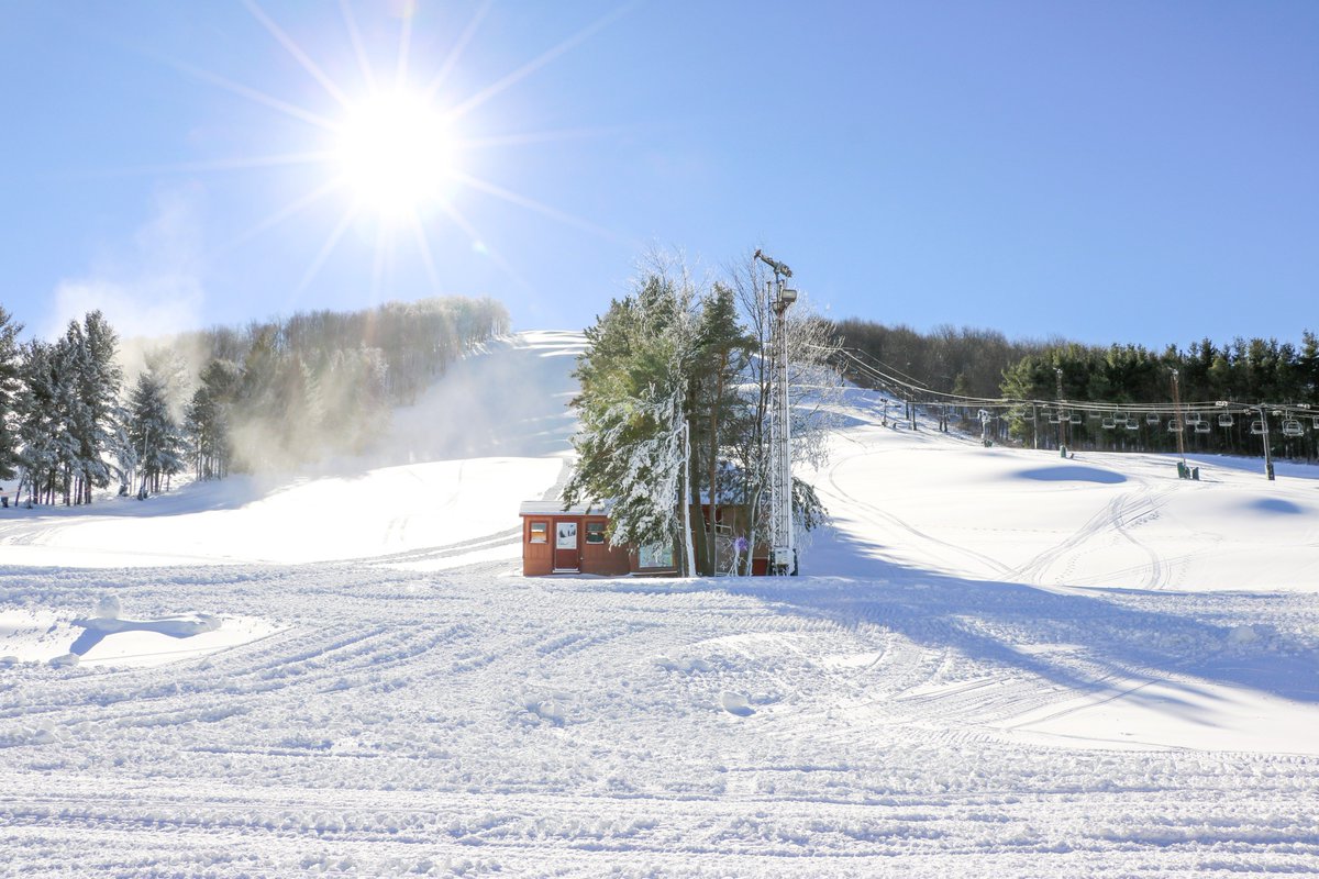 Snowy AND sunny at <a href="/WispresortMD/">Wisp Resort</a>! #PresidentsDayWeekend #DCL #deepcreek