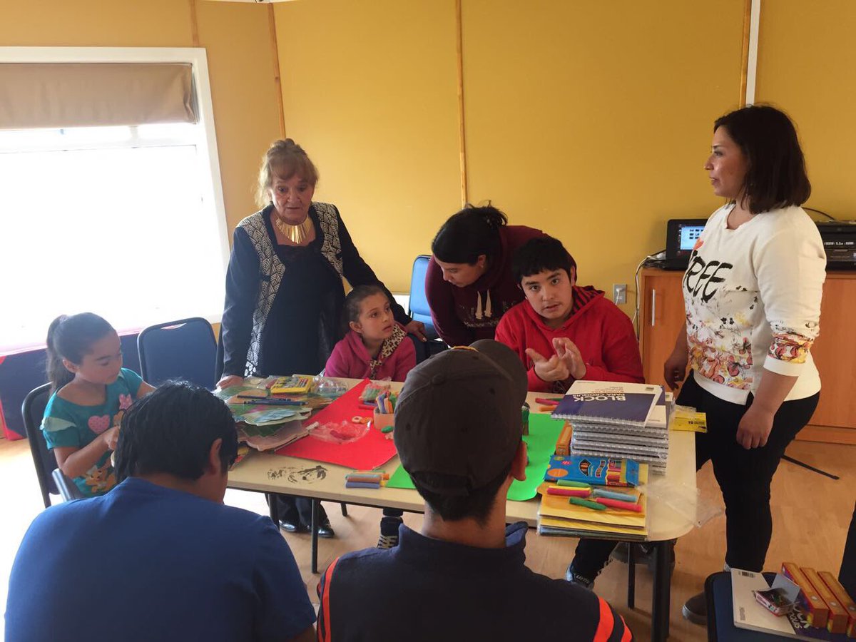 gobmagallanes's tweet photo. Entretenida actividad en Laguna Blanca junto al Municipio y #OPDProvincial @gobmagallanes #PromoviendoDerechos @FernandezPoli @sernamXII https://t.co/CVgiTSRkZ8