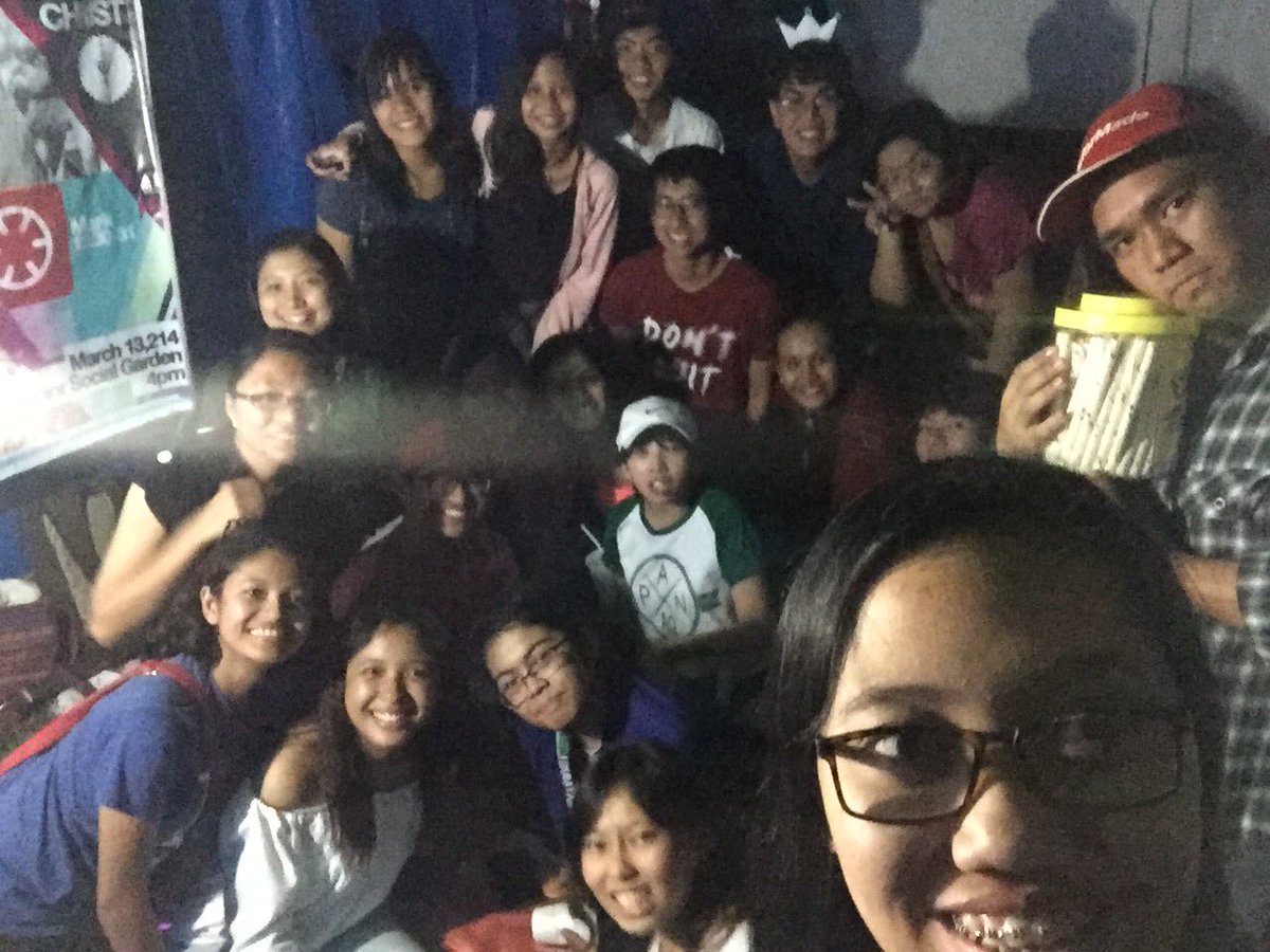 nicoleterego's tweet photo. FEBFAIR WELL SPENT WITH THESE PEOPLE (plus yung ibang mga umalis at wala sa picture). β€β€β€ Blessing kayo sa buhay ko. Lablab #FebFair2017 https://t.co/WHXxSQO5Ou