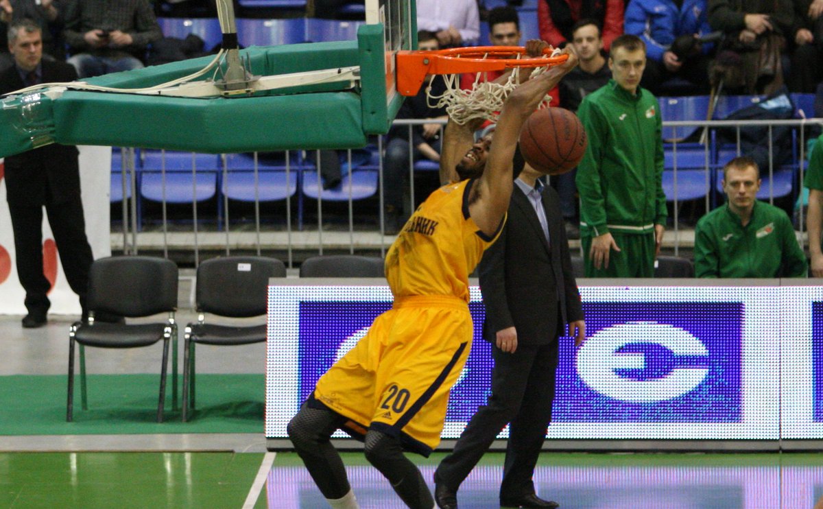 They did it again! Alley-oop by Henry Dugat <a href="/Dugat5/">Henry Dugat</a> and DJ Stephens <a href="/DdotJAY30/">Dj Stephens</a> against Khimik    youtube.com/watch?v=aHa_ZO…