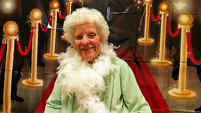 JimFountViewMD's tweet photo. @FountainViewMC  Glamour Shots of the Ladies at Fountain View Manor MC for the Valentine Sweetheart Social. #FrontierCulture #Beautiful https://t.co/jynvvN6XVZ